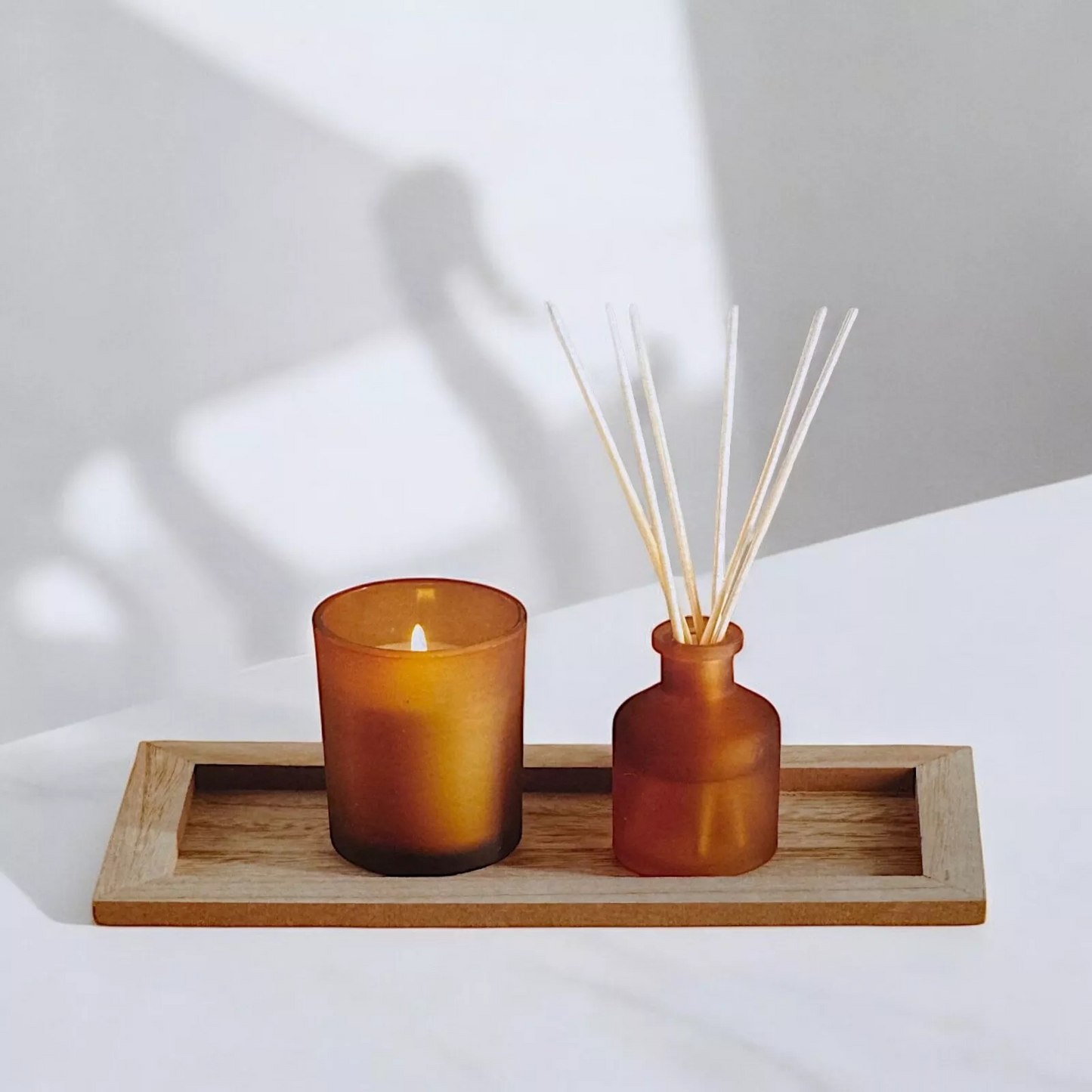 Decorative Fragrance Candle Set With Wooden Tray (Ceda & Cardmom)